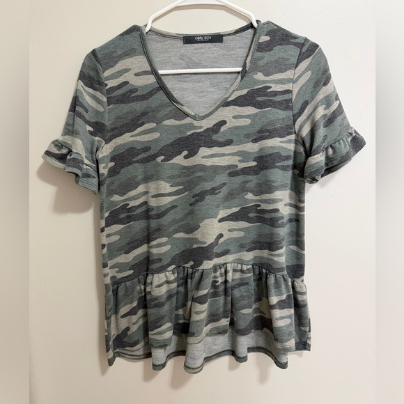 Coin 1804 Tops - Green Camo Ruffle Hem and Sleeves Top